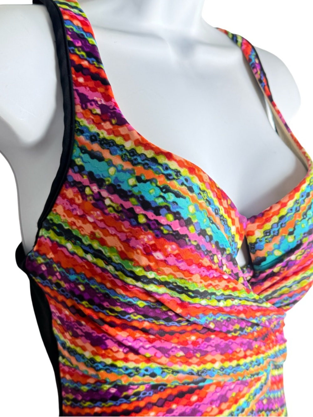 Miraclesuit Women's Tummy Control V-Neck One-Piece Swimsuit Multicolor EUC - Picture 5 of 9